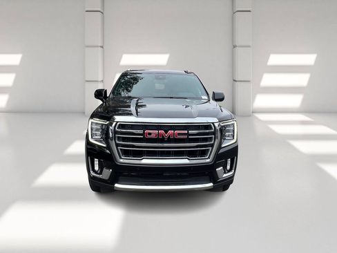Used 2024 GMC Yukon SLT w/ SLT Luxury Package image 2
