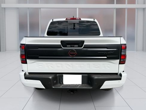 New 2026 Nissan Frontier PRO-4X w/ Pro-4x Convenience Package image 4
