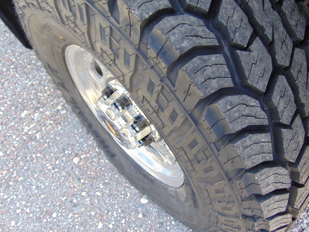 Used 2004 Chevrolet Silverado 2500 LS w/ Snow Plow Prep Package AWD/4WD image 25