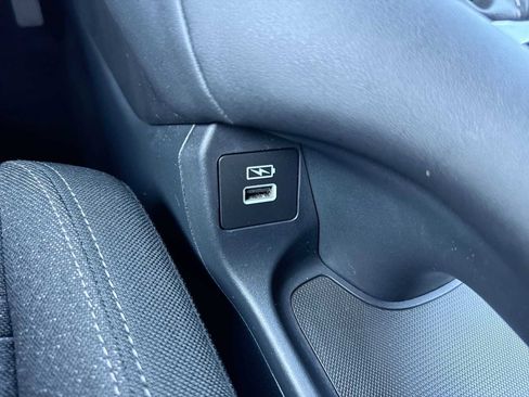 Certified 2023 Honda HR-V LX image 28