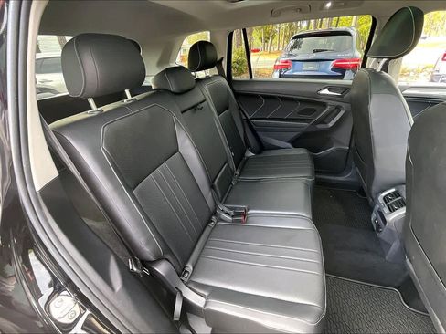 Used 2023 Volkswagen Tiguan SE image 19