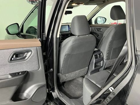 Used 2023 Nissan Rogue S AWD/4WD image 20