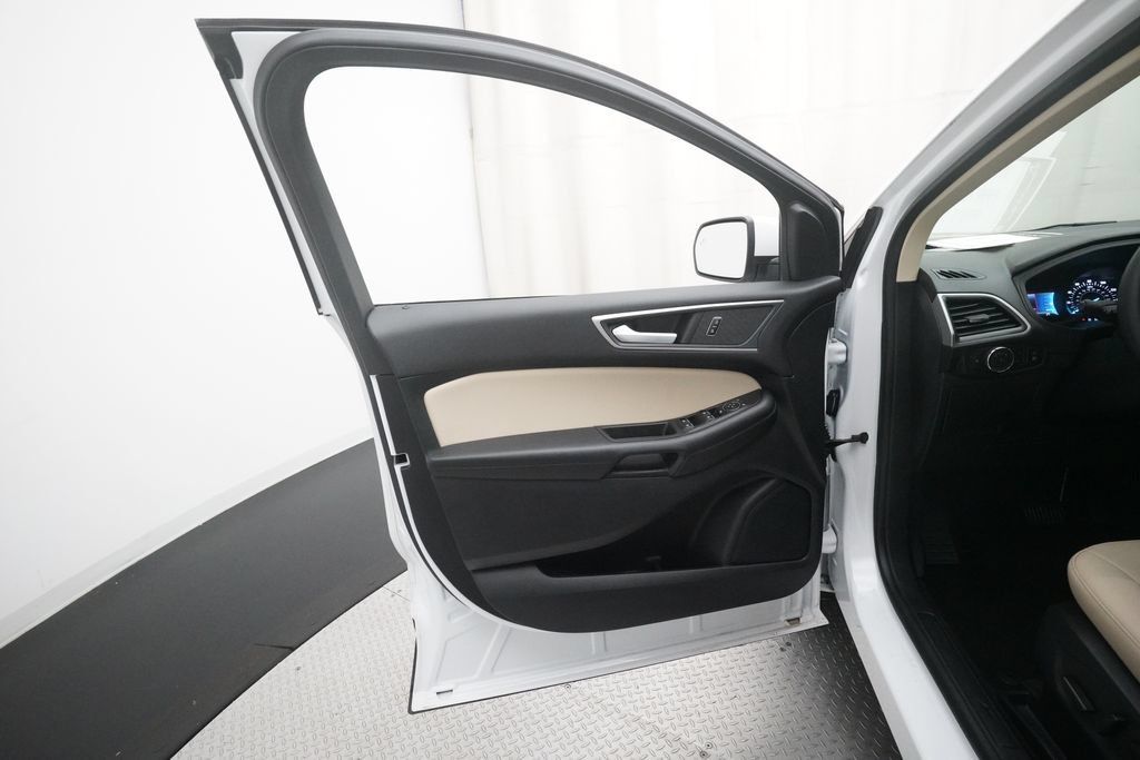 Used 2024 Ford Edge SEL w/ Convenience Package AWD/4WD image 30
