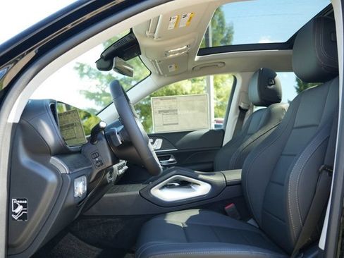 Certified 2026 Mercedes-Benz GLS 450 4MATIC image 41