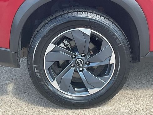Used 2025 Nissan Rogue SV FWD image 7