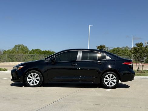 Used 2023 Toyota Corolla LE FWD image 3