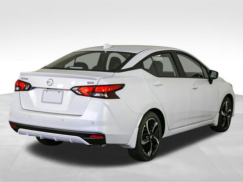 New 2025 Nissan Versa SR w/ Trunk Package image 4