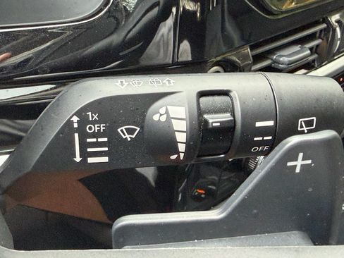 Certified 2024 Nissan Pathfinder SV FWD image 30