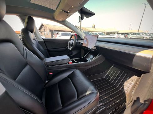 Used 2021 Tesla Model Y Long Range image 26