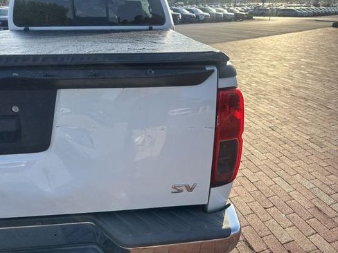 Used 2017 Nissan Frontier SV RWD image 11