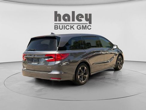 Used 2024 Honda Odyssey Elite image 5