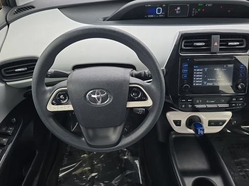 Used 2016 Toyota Prius Two FWD image 11