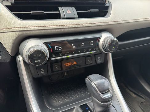 Used 2020 Toyota RAV4 XLE w/ Convenience Package AWD/4WD image 20