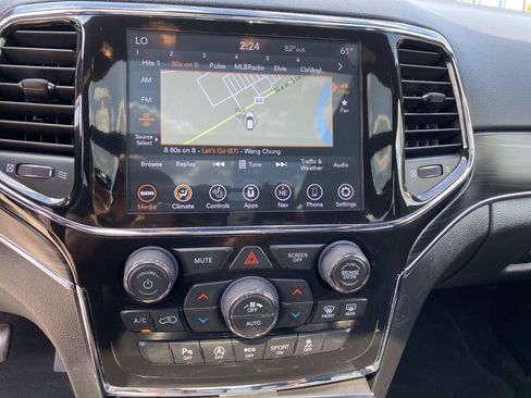Used 2022 Jeep Grand Cherokee Limited AWD/4WD image 14