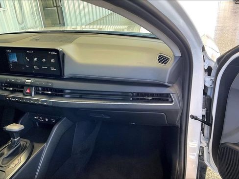 Used 2025 Kia K4 FWD image 15