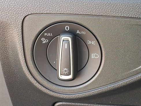 Used 2023 Volkswagen Atlas SE AWD/4WD image 24