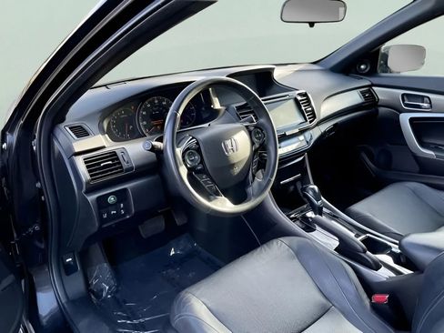 Used 2016 Honda Accord Touring image 10