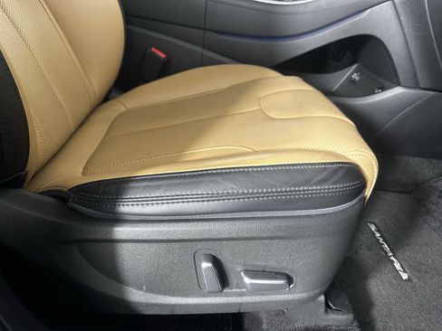 Used 2023 Hyundai Santa Fe Calligraphy image 33