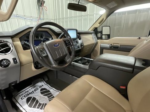 Used 2016 Ford F250 Lariat w/ Chrome Package image 9