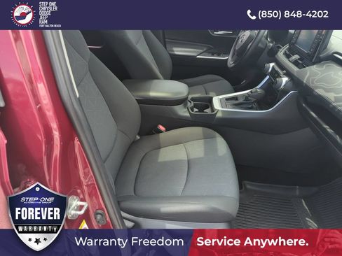 Used 2019 Toyota RAV4 XLE FWD image 36
