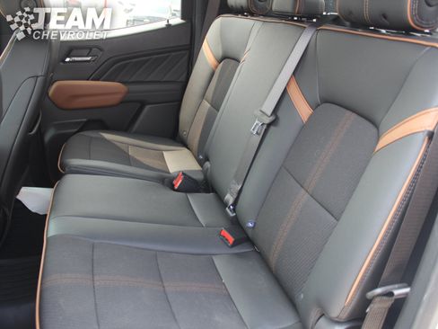 Certified 2025 GMC Canyon AT4 AWD/4WD image 21