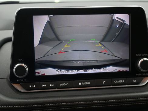 Used 2024 Nissan Rogue S image 19