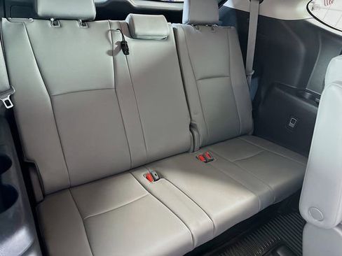 Used 2024 Toyota Highlander XLE image 22