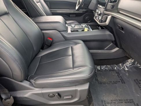 Used 2024 Ford Expedition Max XLT image 36