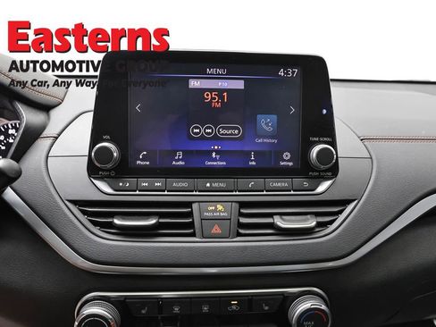 Used 2022 Nissan Altima 2.0 SR FWD image 12