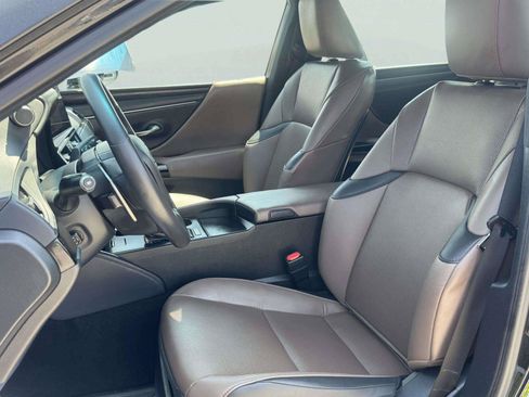 Used 2024 Lexus ES 350 w/ Premium Package FWD image 19