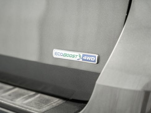 Certified 2020 Ford Explorer XLT w/ Equipment Group 202A image 9