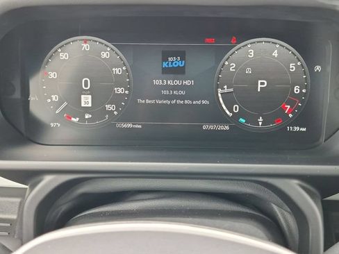 Used 2025 Land Rover Defender 110 X-Dynamic SE AWD/4WD image 16