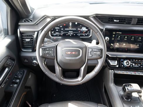 Used 2023 GMC Sierra 1500 AT4 w/ AT4 Preferred Package AWD/4WD image 2