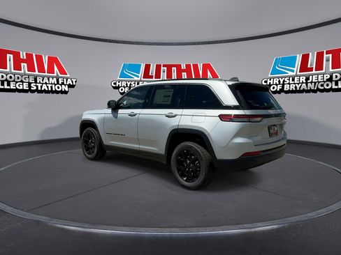 New 2026 Jeep Grand Cherokee Altitude RWD image 6