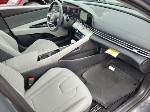 New 2026 Hyundai Elantra Limited image 17