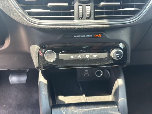 Used 2025 Ford Escape Platinum AWD/4WD image 18