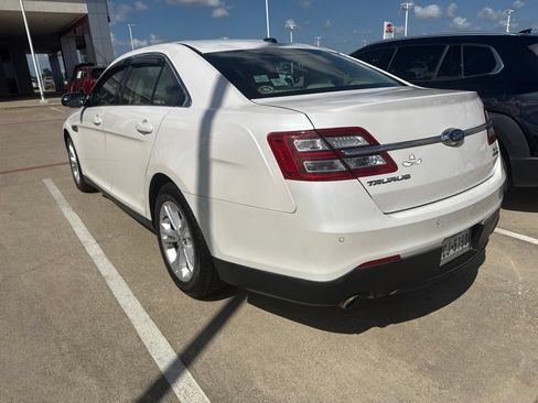Used 2014 Ford Taurus SEL w/ Equipment Group 201A FWD image 4