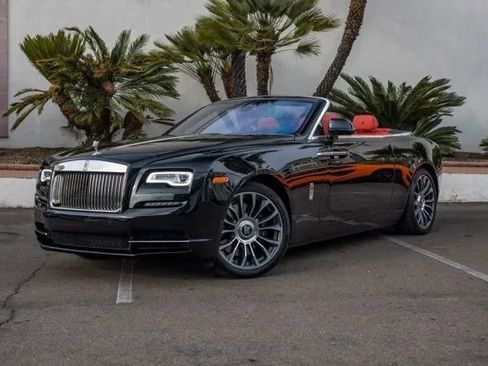 Used 2018 Rolls-Royce Dawn RWD image 2