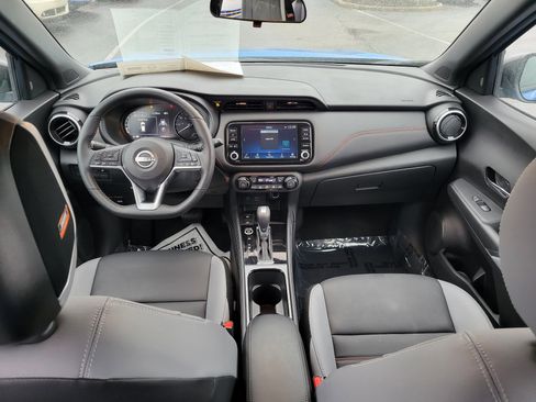 Used 2023 Nissan Kicks SR w/ SR Premium Package image 9