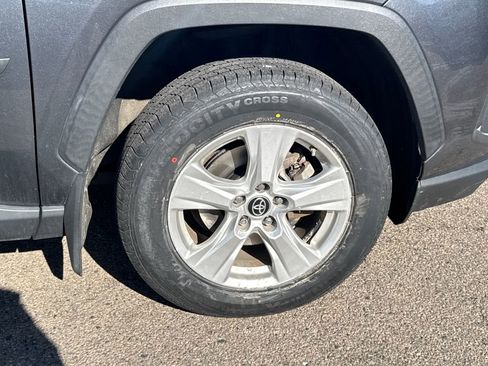 Used 2021 Toyota RAV4 LE image 37