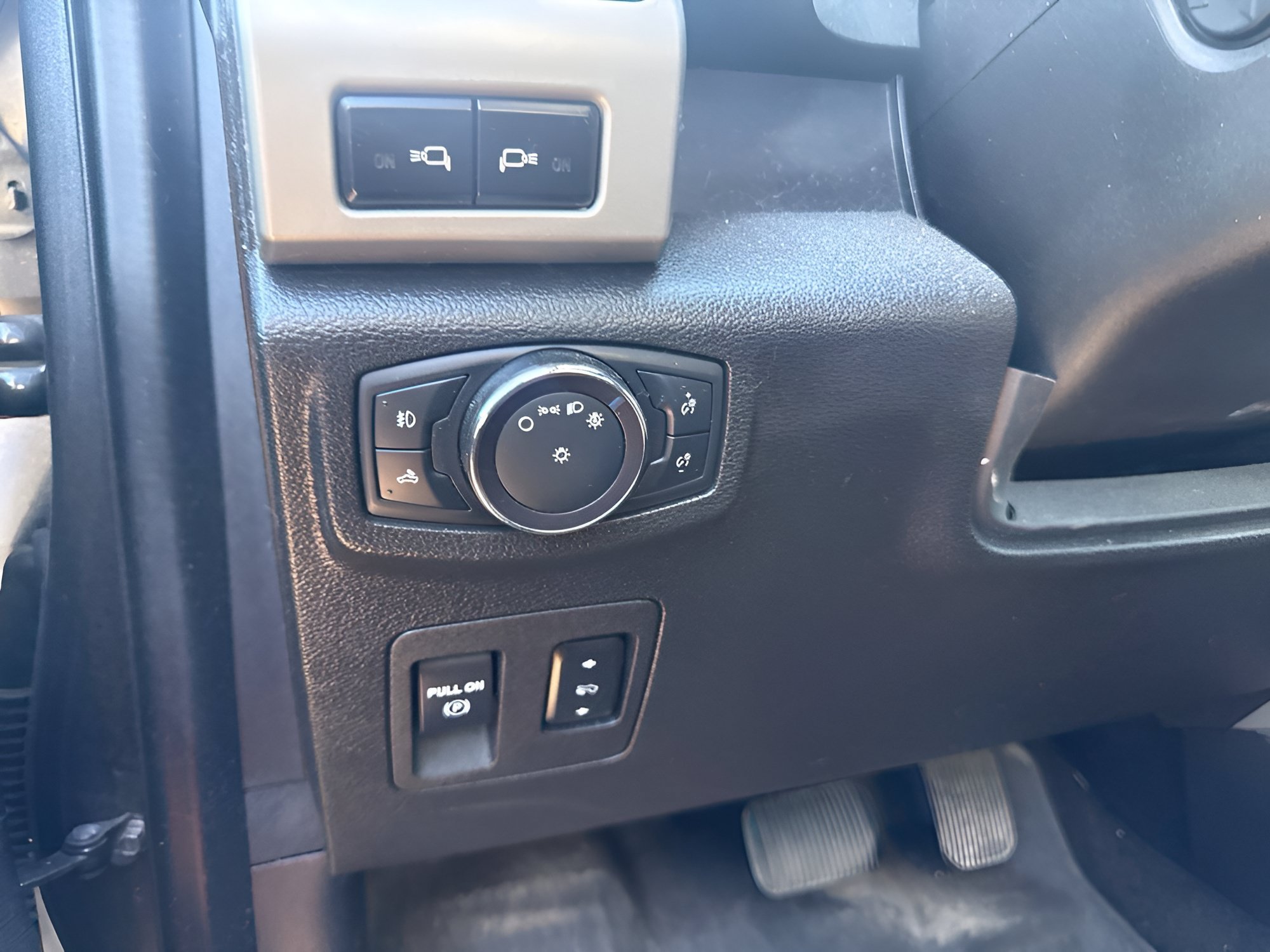 Used 2020 Ford F150 Lariat w/ Equipment Group 502A Luxury AWD/4WD image 18