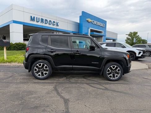 Used 2018 Jeep Renegade Latitude w/ Cold Weather Group AWD/4WD image 1