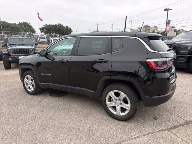 Used 2023 Jeep Compass Sport AWD/4WD image 4