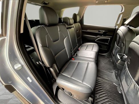Used 2024 Kia Telluride LX FWD image 24