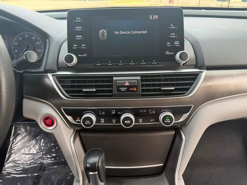 Used 2018 Honda Accord LX image 21