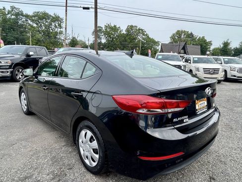Used 2017 Hyundai Elantra SE FWD image 3
