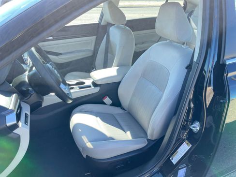 Used 2025 Nissan Altima 2.5 SV image 36