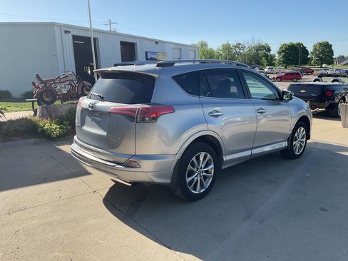 Used 2017 Toyota RAV4 Platinum image 9