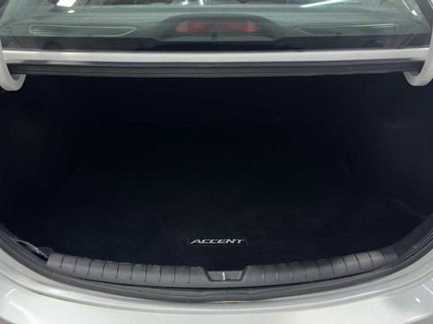 Used 2021 Hyundai Accent SE image 11