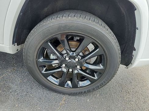 Used 2021 Jeep Grand Cherokee Laredo X image 7